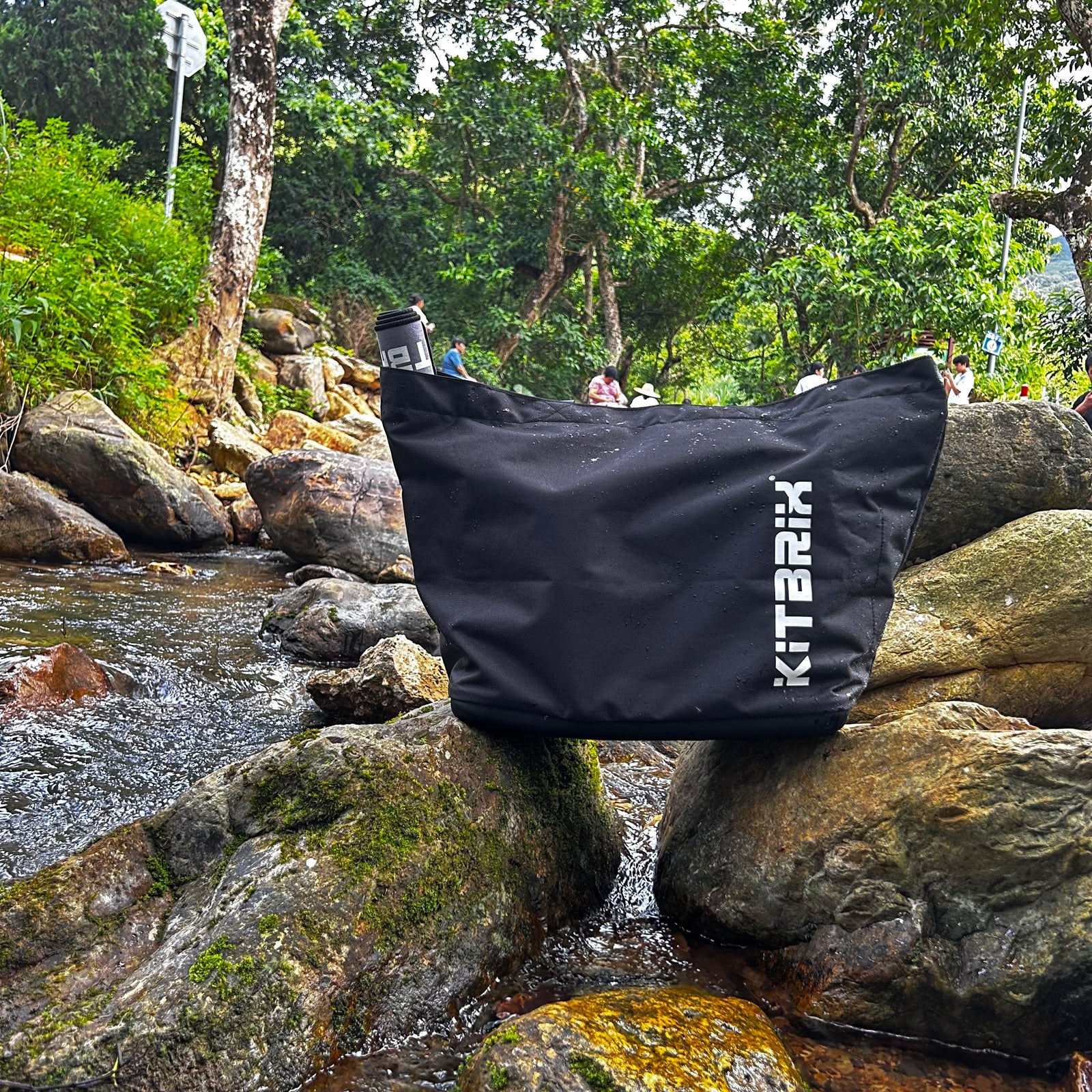 Built for durability: rugged base provides extra protection and stability on uneven surfaces