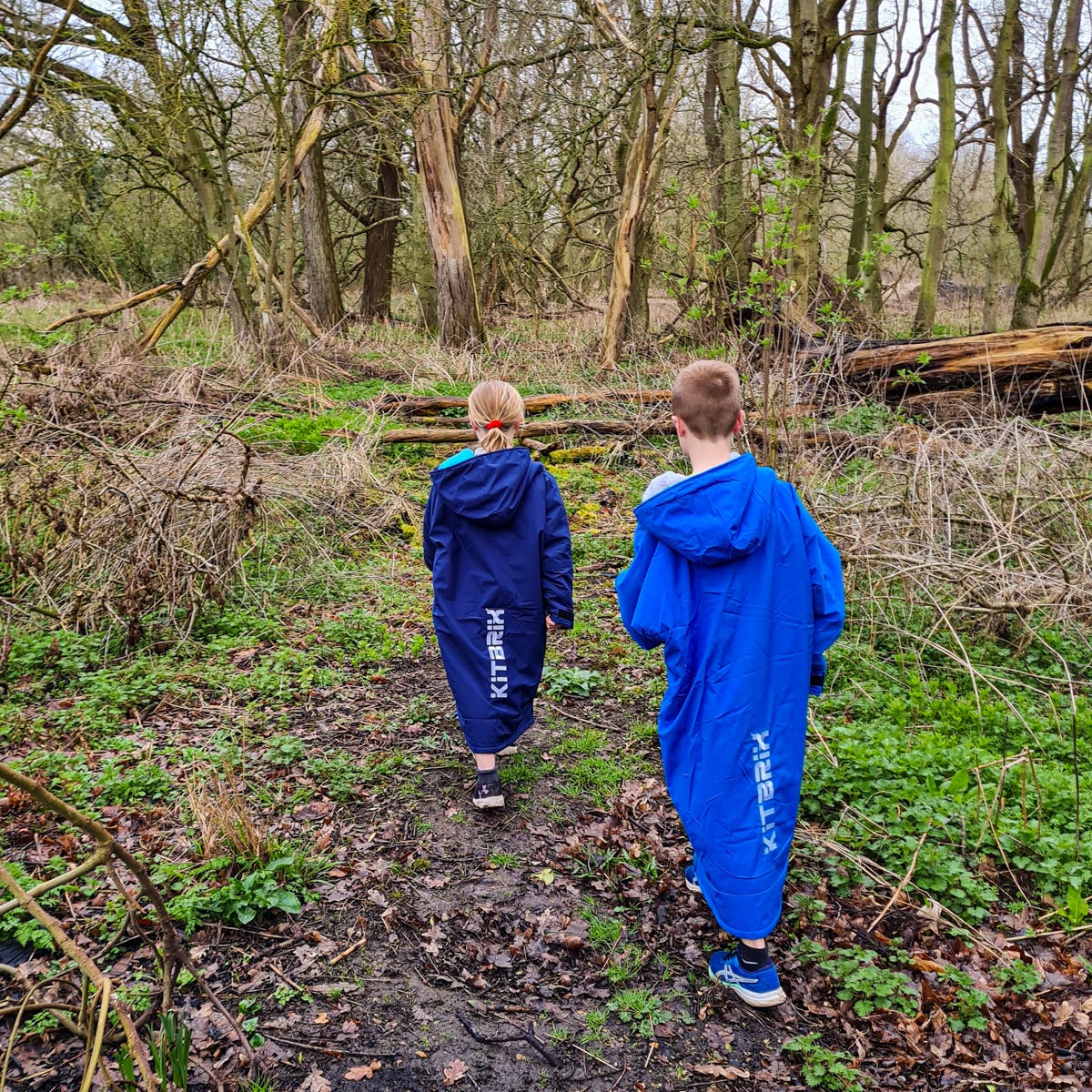 it's light weight and fit for children when they play outdoor