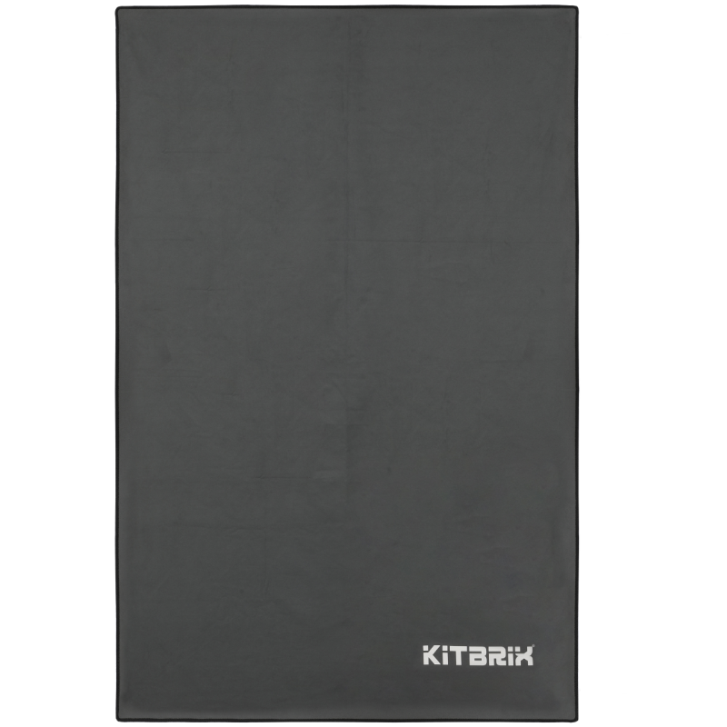 Quick drying 4x faster than a regular towel, saving time and enabling you to get on the move sooner.  Often used to keep your transition and training area tidy and dry.