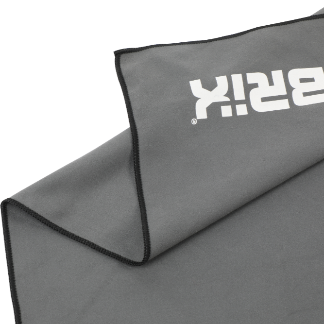 Quick drying 4x faster than a regular towel, saving time and enabling you to get on the move sooner. Often used to keep your transition and training area tidy and dry.