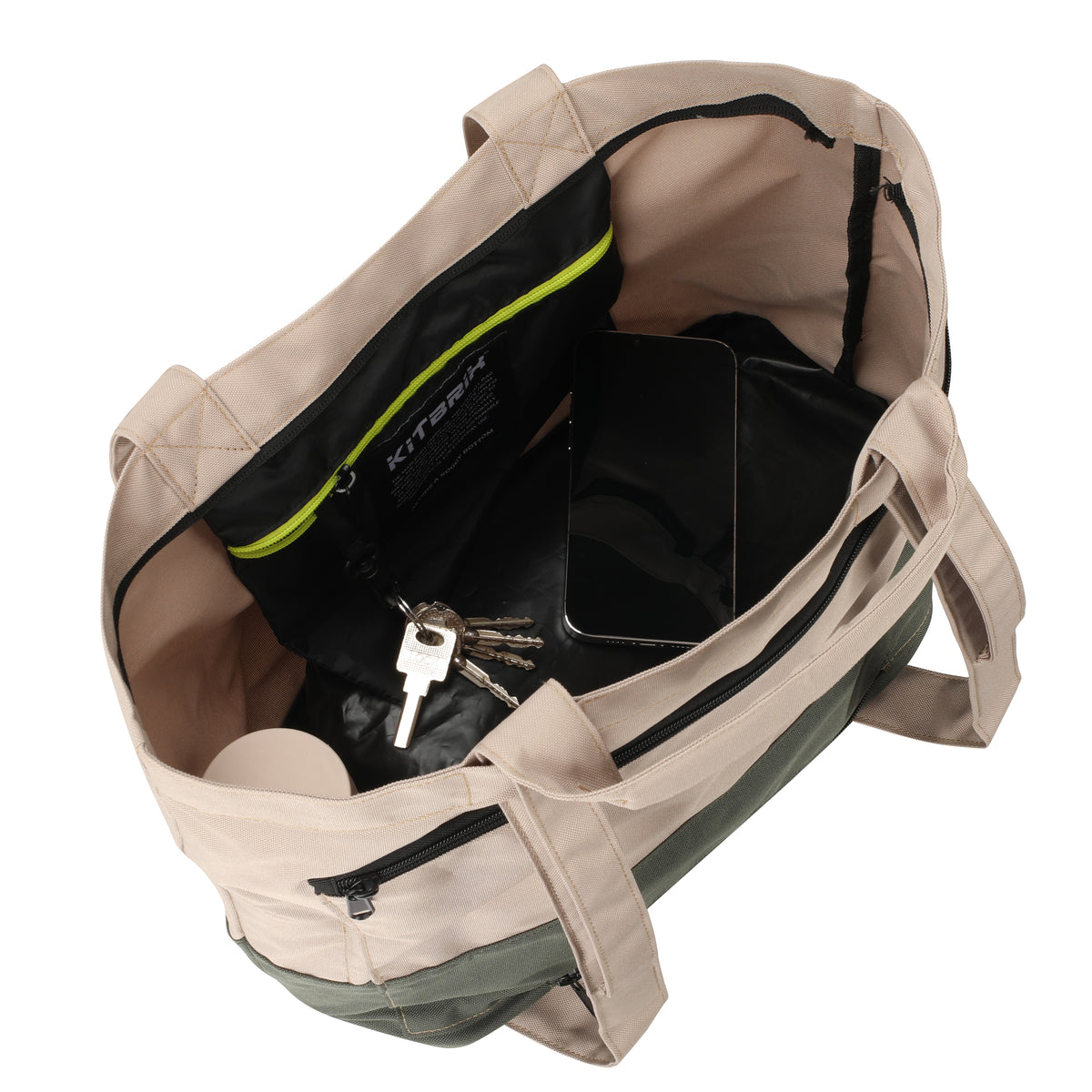 With 24L capacity ( open ) and a choice of storage compartments for both wet, dry and valuable items, the
TotePack ensures you can #Getyourkittogether with style and flexibility.