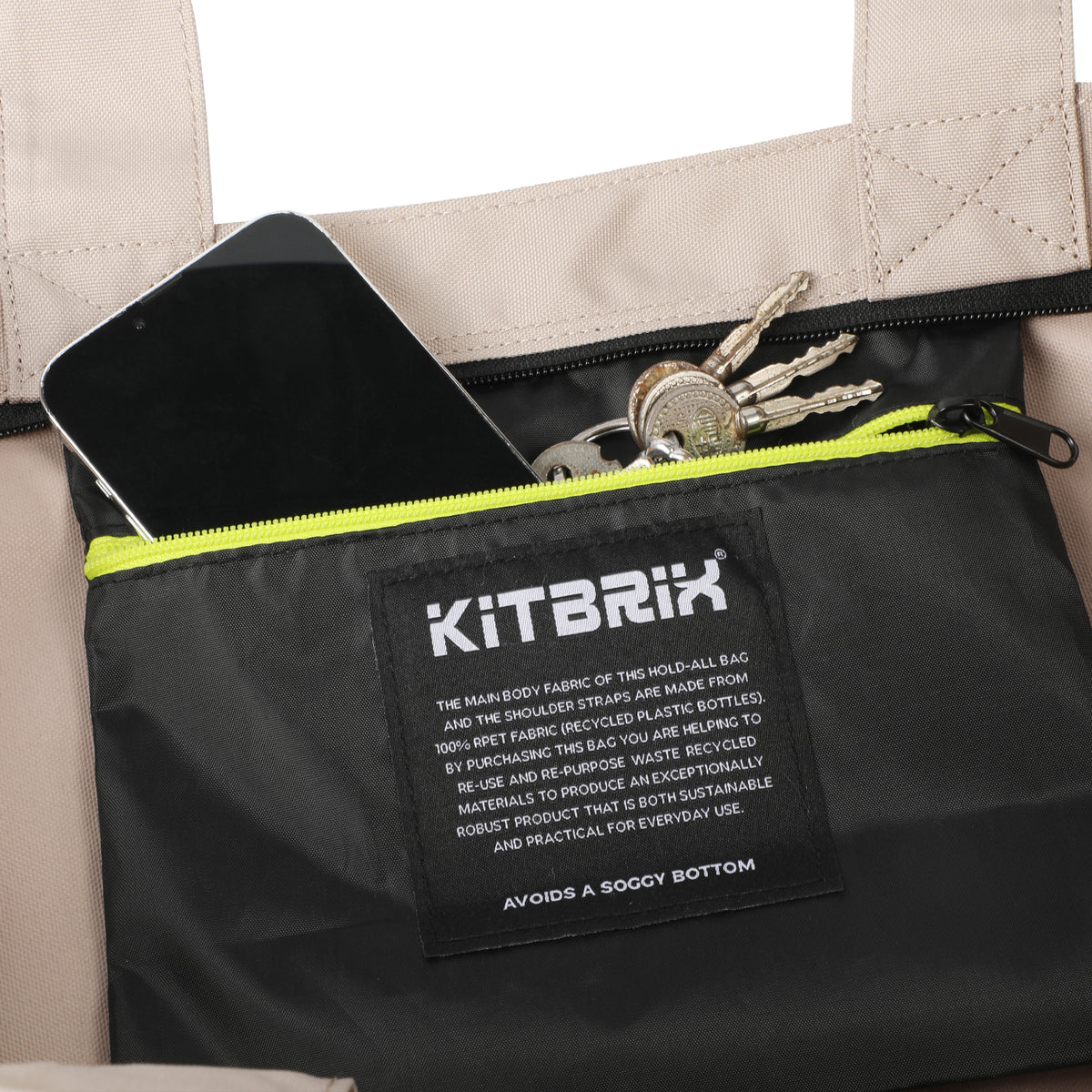 Tote bag with a secret pocket for storing valuables discreetly and safely