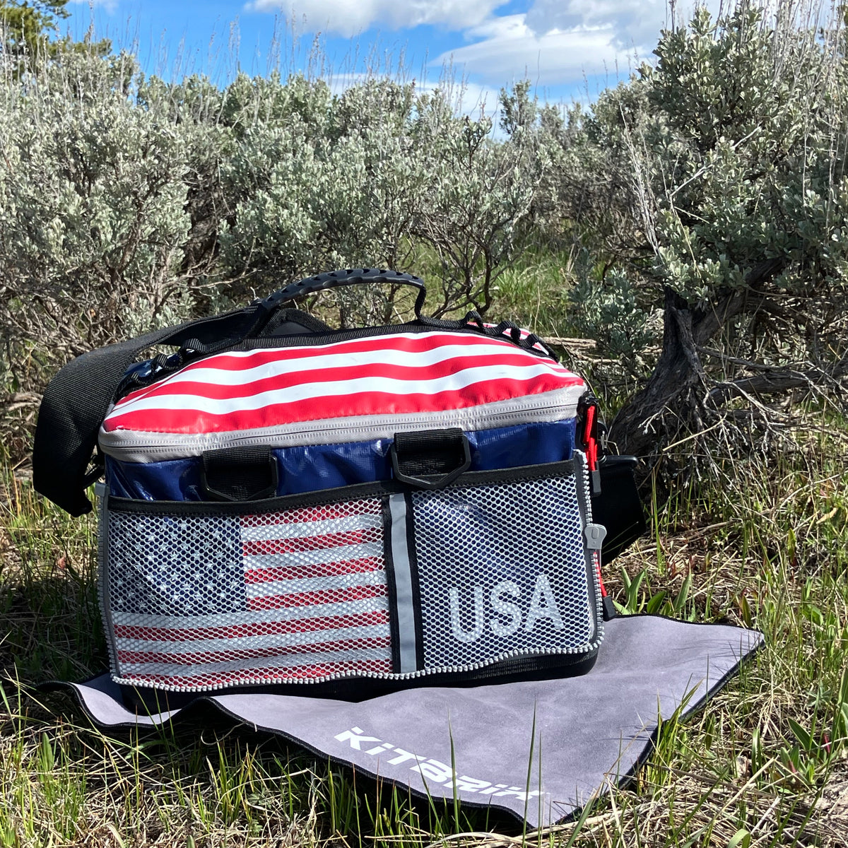 Outdoor transition bag and change mat 