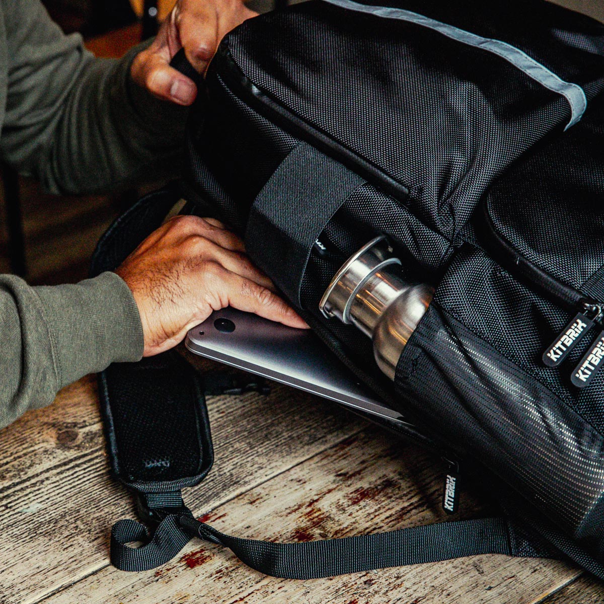 CityBrix is an ingenious and practical hardwearing backpack with the unique waterproof  BaseBrix™ that can be put down onto any wet 