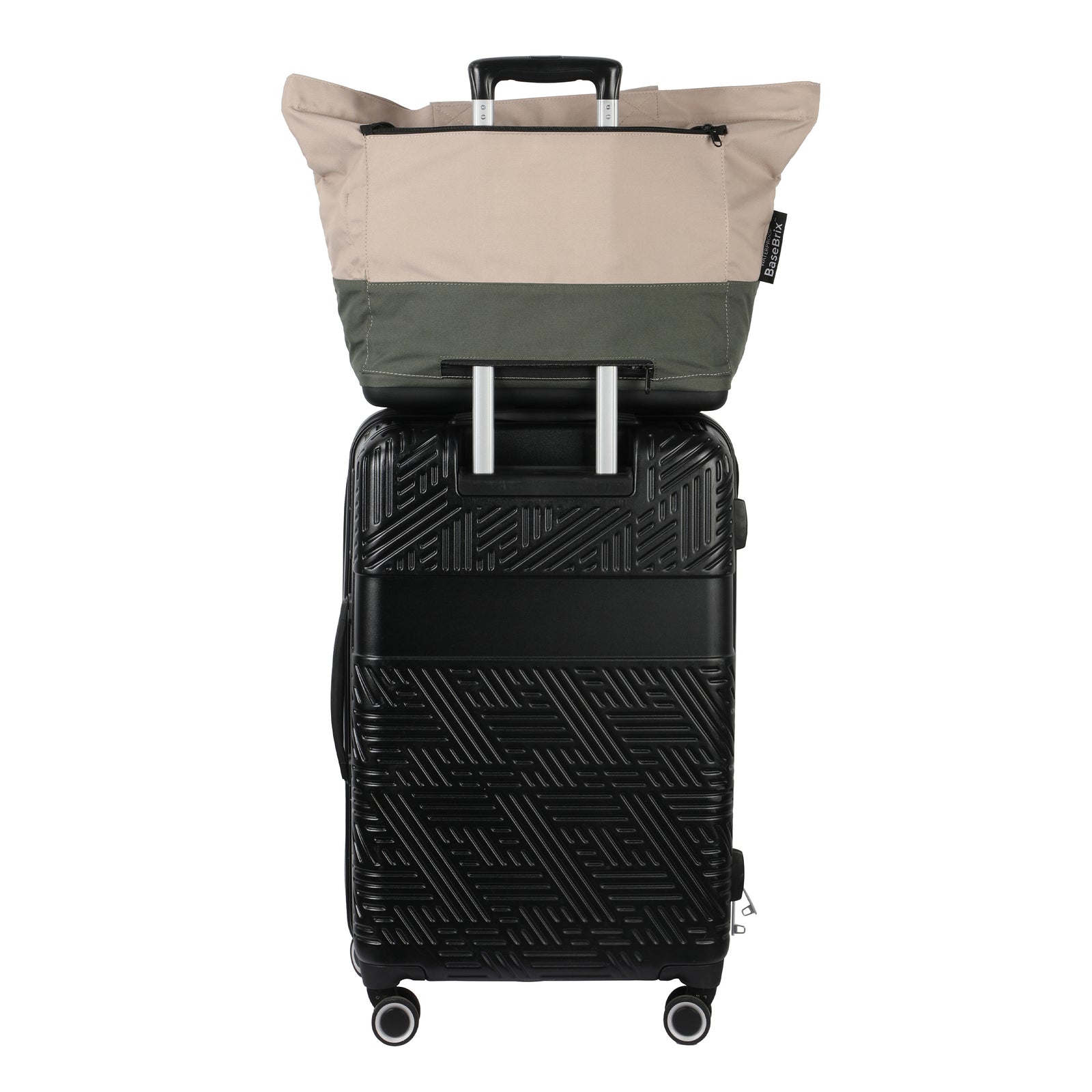 Back pocket designed to fit a laptop, also acting as a trolley sleeve for hands-free luggage handling