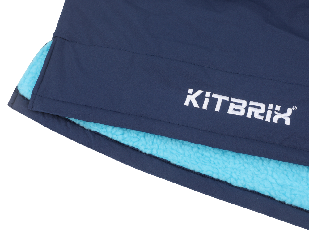 the inner of poncho is warm fleece and keep warm